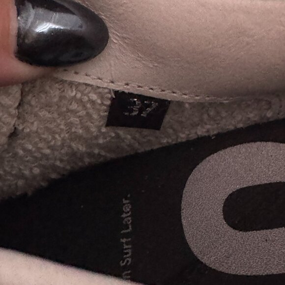 P448 John Glitter Accents Low Top Sneaker Women's Casual Shoes, Size 37 NWOB - Picture 10 of 10